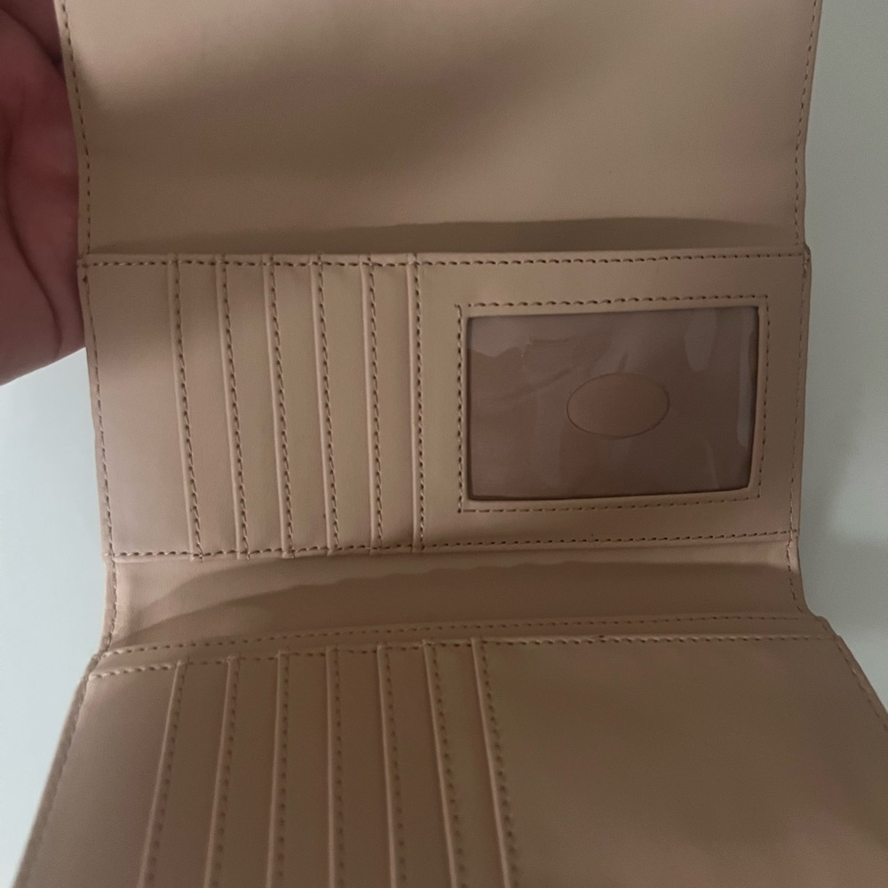 Guess Tan Wallet